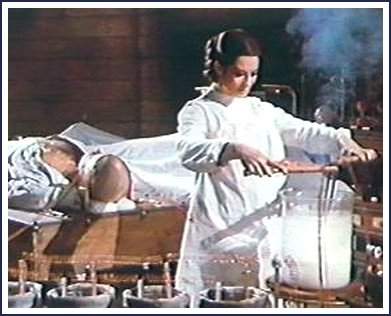 Ancora Rosalba Neri in camice da mad doctor